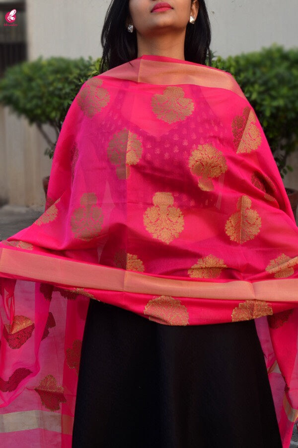 Magenta Chanderi Zari Woven Duptta