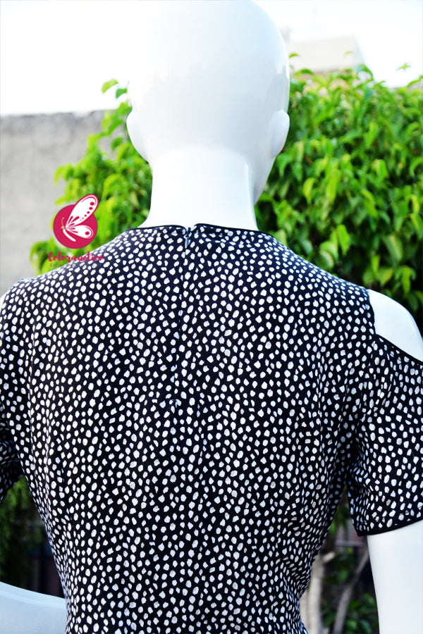 Black & White Rayon Cold Shoulder Half Sleeves Front Keyhole Kurti