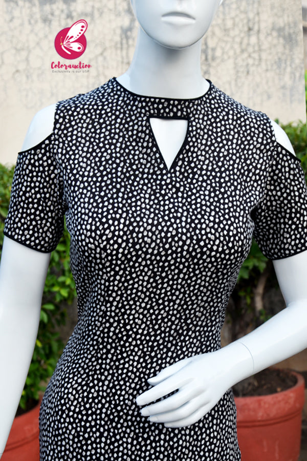 Black &amp; White Rayon Cold Shoulder Half Sleeves Front Keyhole Kurti